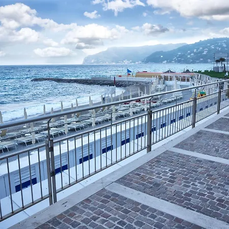 La Casa Sul Mare By World דירה